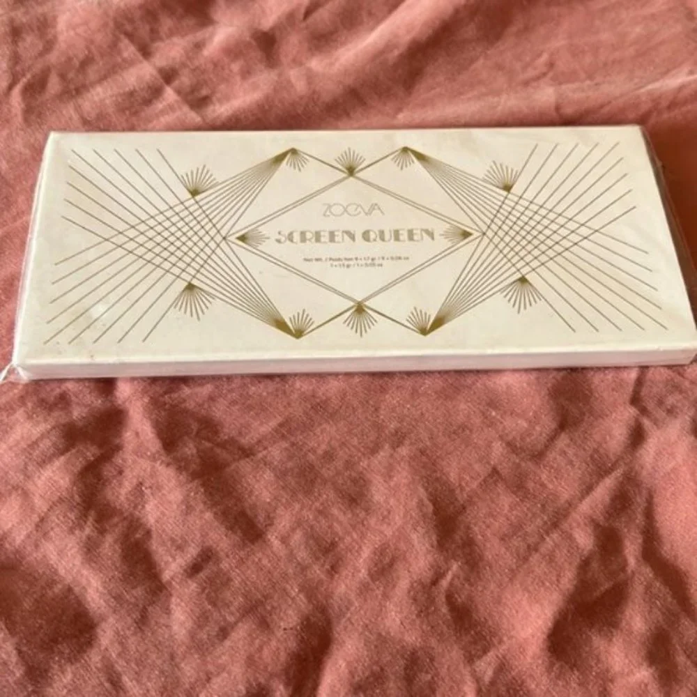 Zoeva SCREEN QUEEN  Eyeshadow PALETTE- NEW (SEALED)